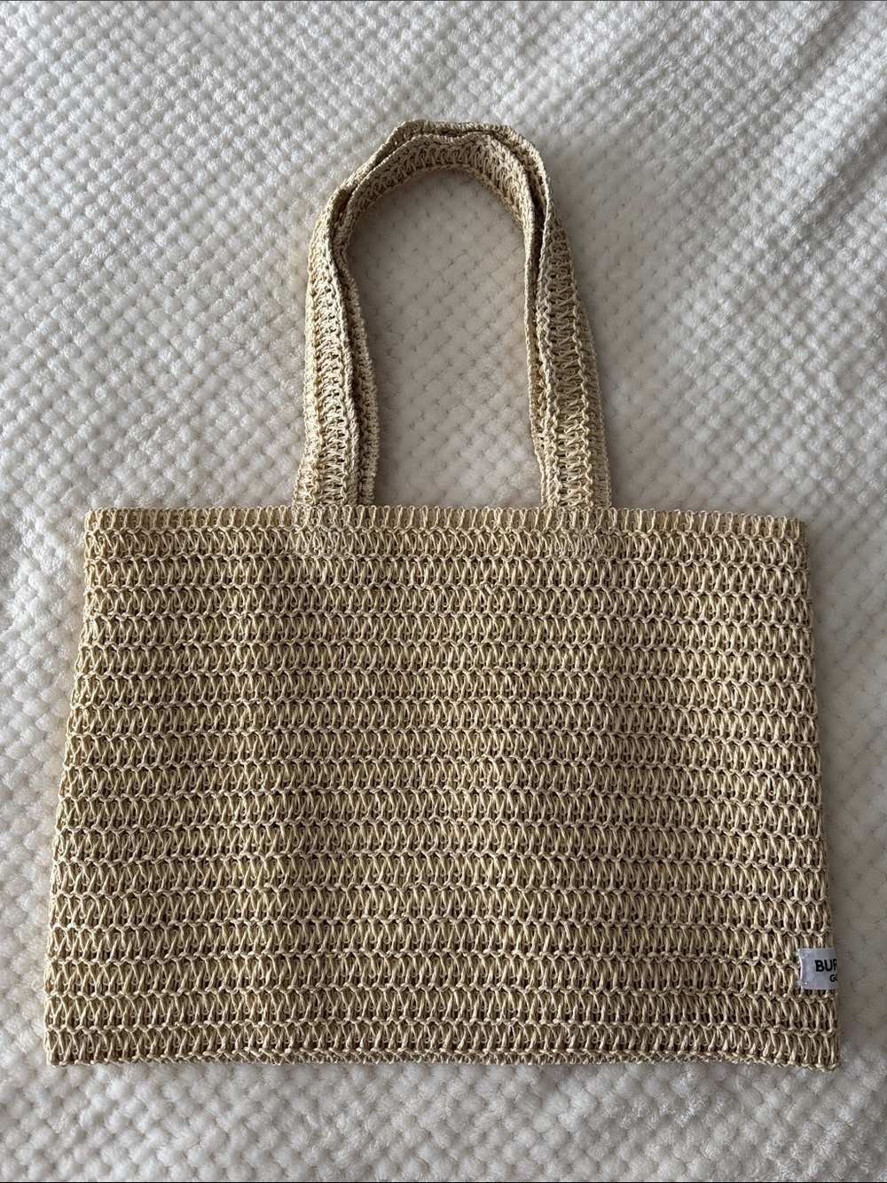 🆕👜Burberry Goddess Raffia Tote Bag + Burberry Her Body Lotion Gift Set NWOT - Picture 4 of 8